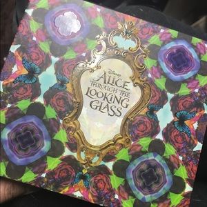 Urban Decay Alice in Wonderland palette